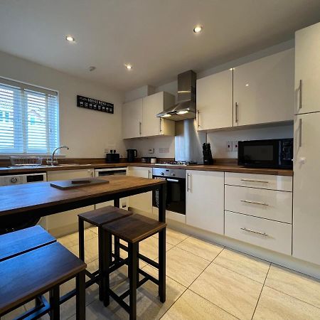 The Belfry 3 Bedrooms 2 Bathrooms Contractors & Family Higham Ferrers エクステリア 写真