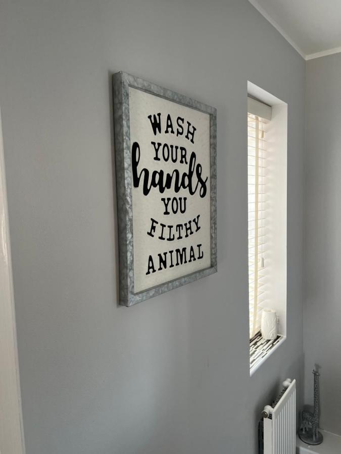 The Belfry 3 Bedrooms 2 Bathrooms Contractors & Family Higham Ferrers エクステリア 写真